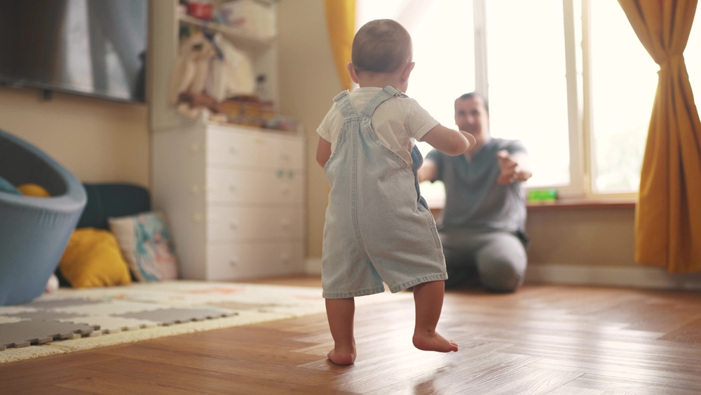 fathers, baby walks to father