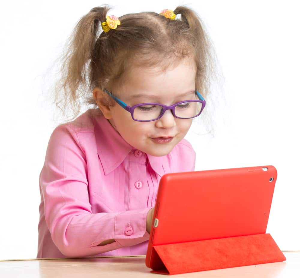 close work with a tablet, example of risk factors, myopia prevention in children