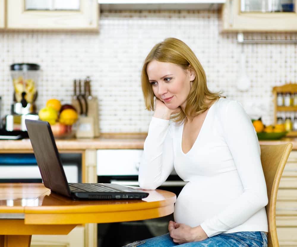 Expectant Moms Turn To Doctor Google