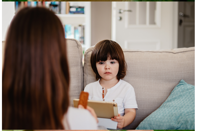 toddler wont meet moms eyes