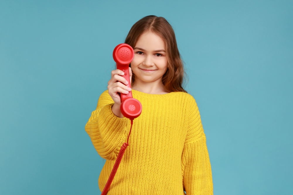 Manners, child, phone