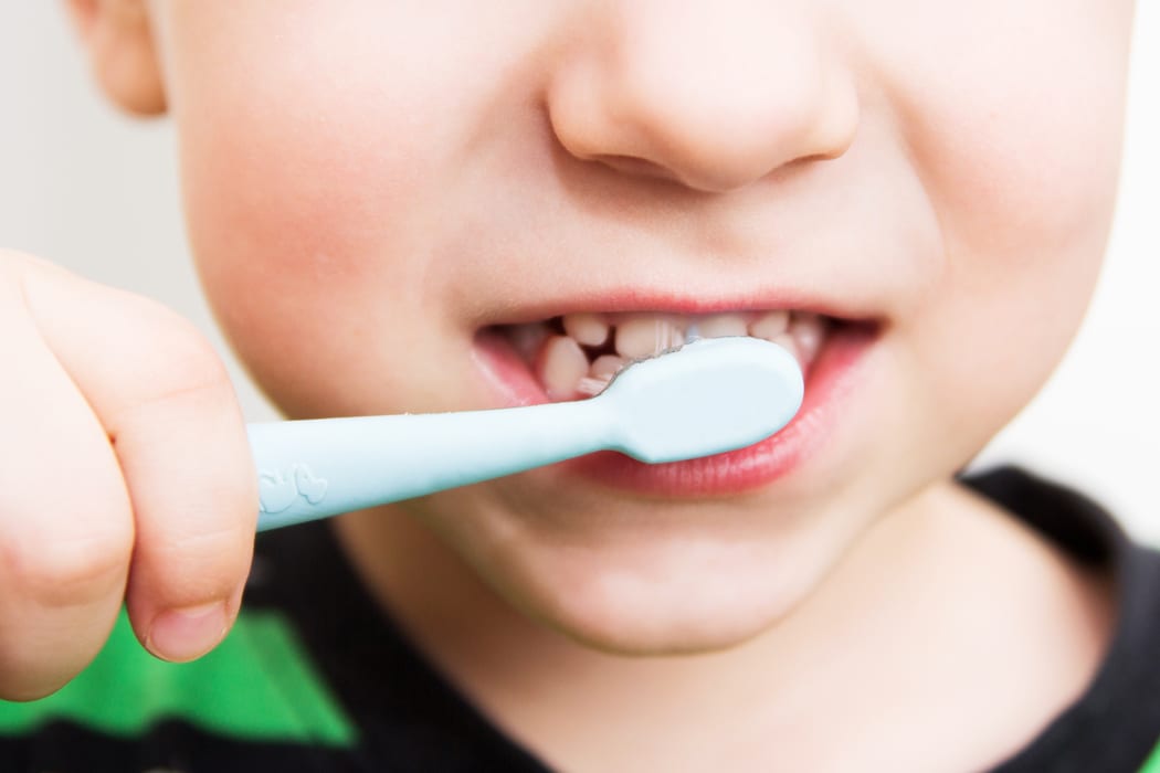 How Should Kids Brush Their Teeth?