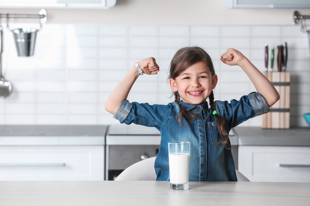 Whole Milk Keeps Kids From Getting Fat Says a Review of 28 Studies