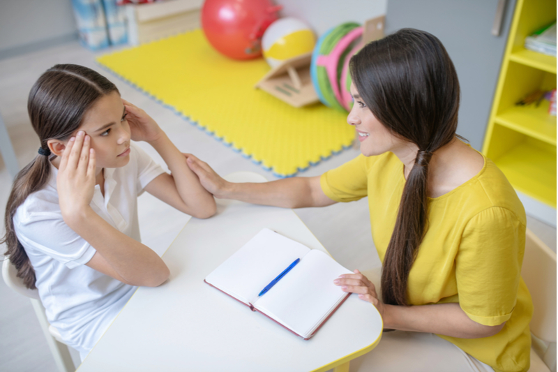 speech language therapy girl language disorders