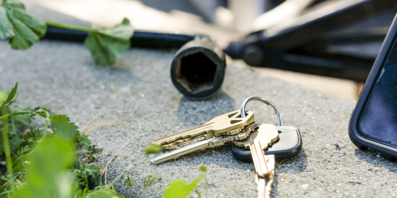 car keys isolated gray background